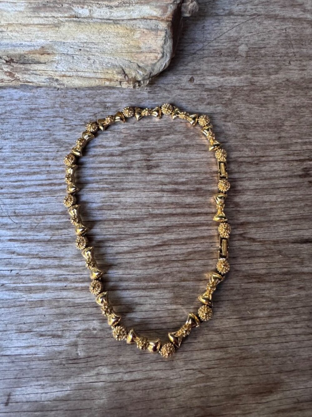 Nina Ricci Gold Tone Flower Bow Link Choker Necklace 18” Vintage